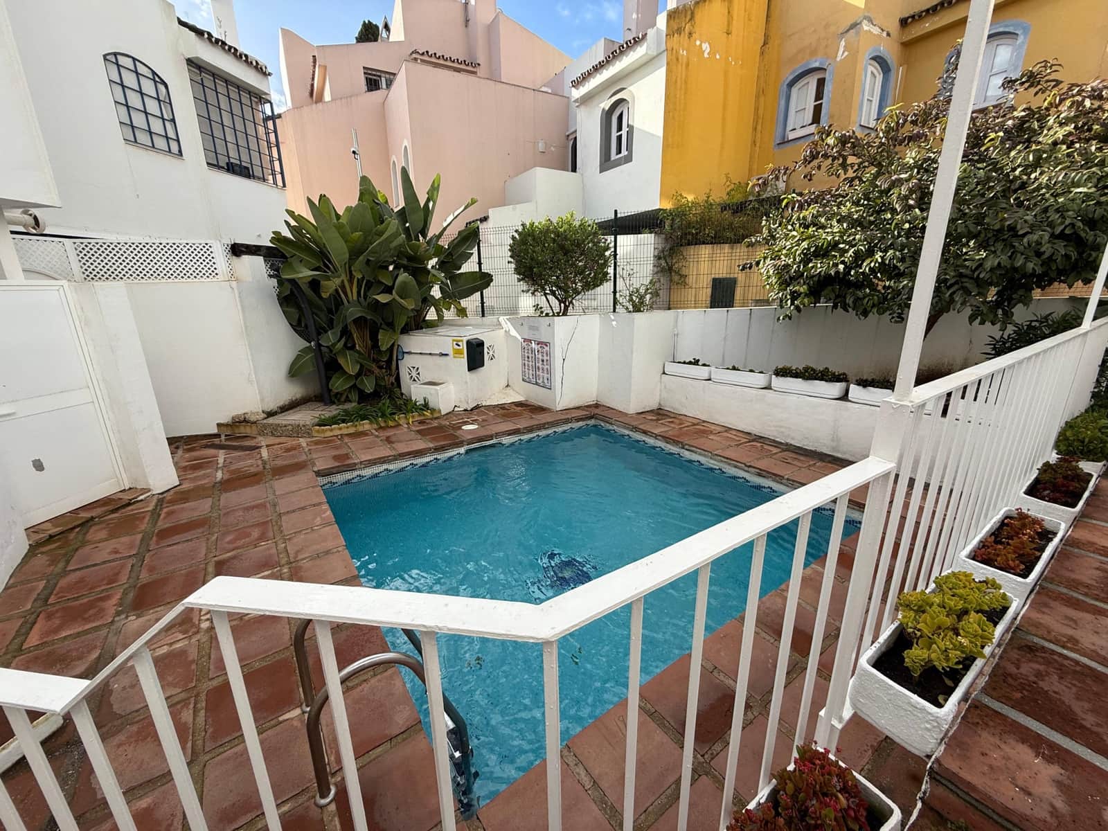 3 chambre Maison de Ville à vendre à Nueva Andalucia avec piscine - 460 000 € (Ref: 9566455)