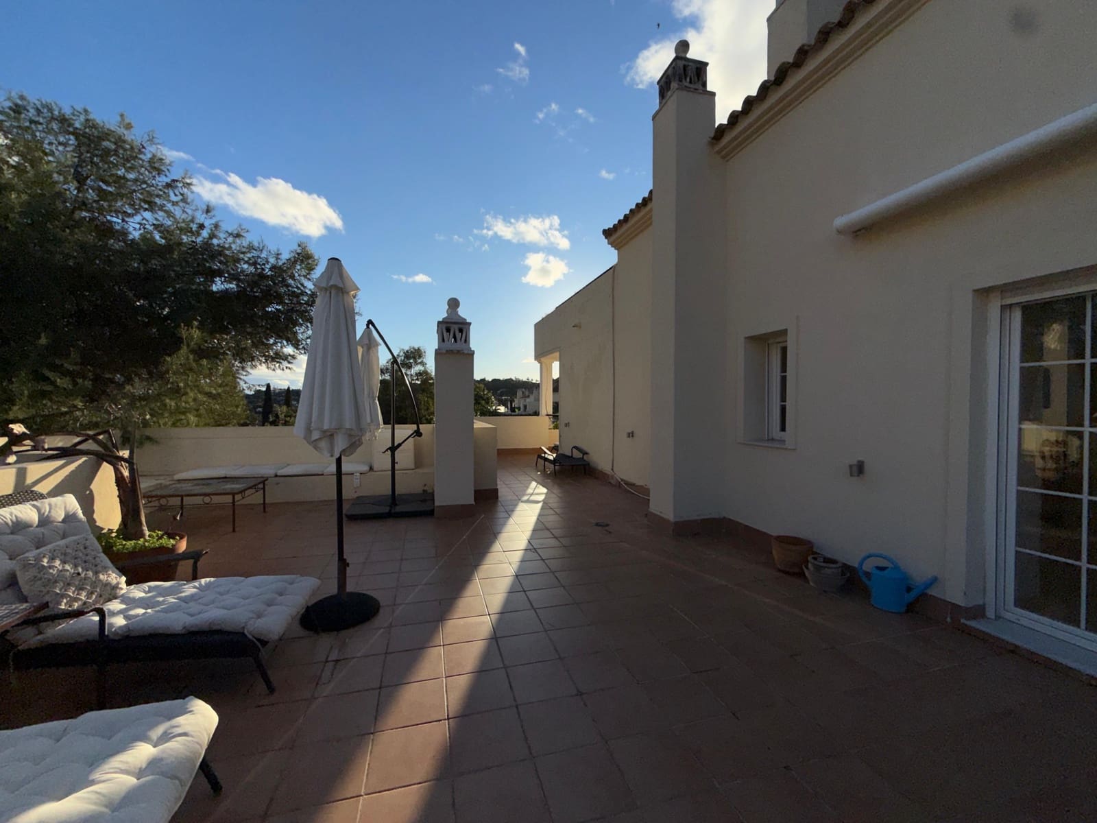 4 Zimmer Penthouse zu verkaufen in Nueva Andalucia mit Pool Garage - 950.000 € (Ref: 9567862)