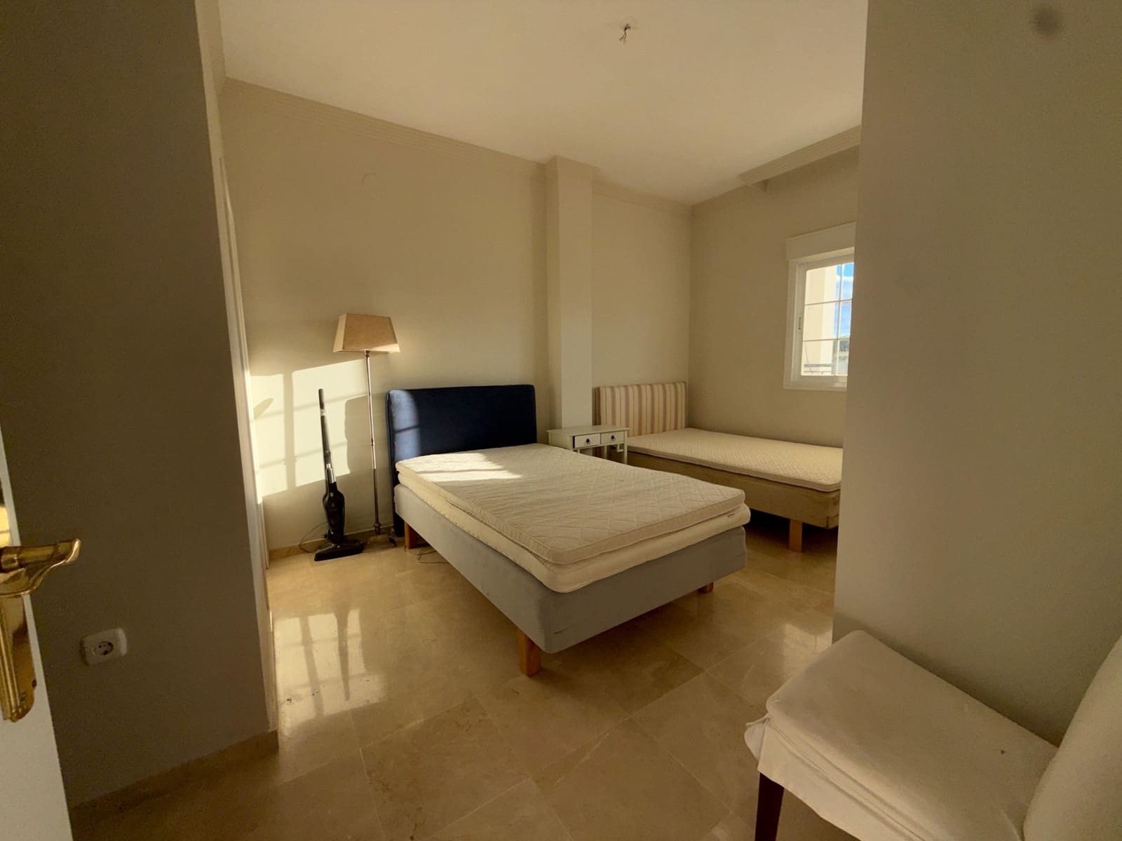 4 sovrum Takvåning till salu i Marbella med pool garage - 950 000 € (Ref: 9567862)