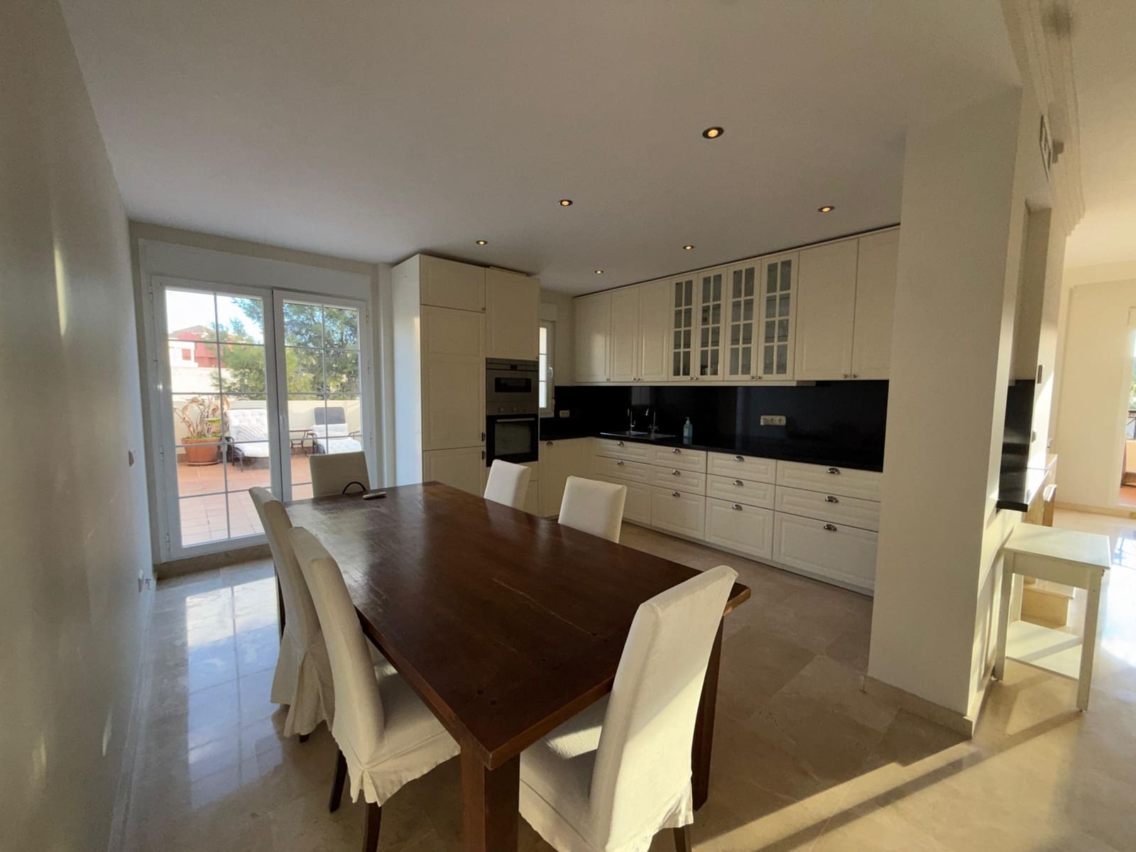 4 sovrum Takvåning till salu i Marbella med pool garage - 950 000 € (Ref: 9567862)