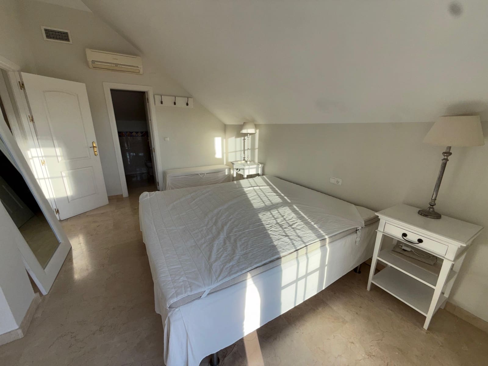 4 sovrum Takvåning till salu i Marbella med pool garage - 950 000 € (Ref: 9567862)