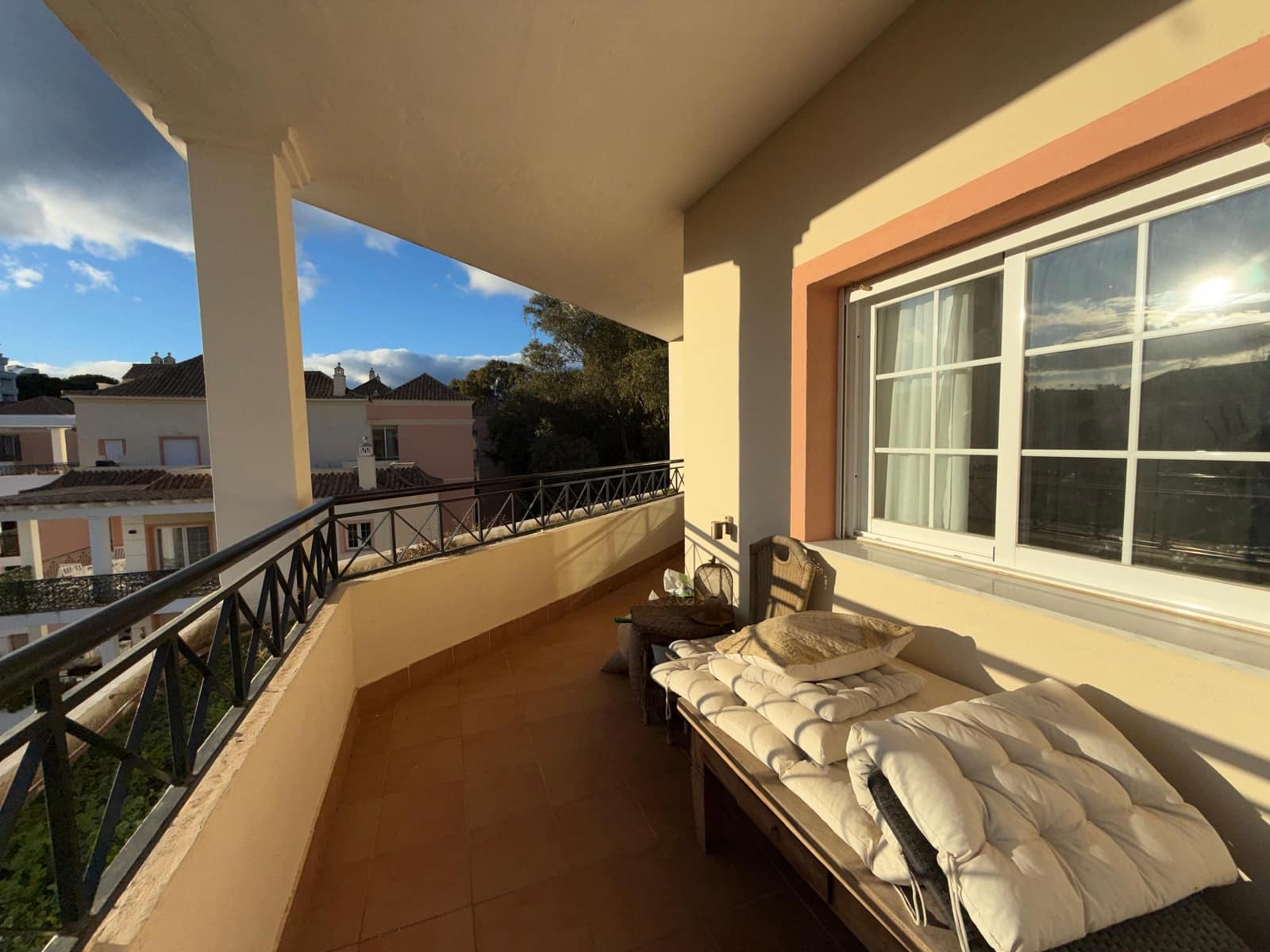 4 sovrum Takvåning till salu i Marbella med pool garage - 950 000 € (Ref: 9567862)