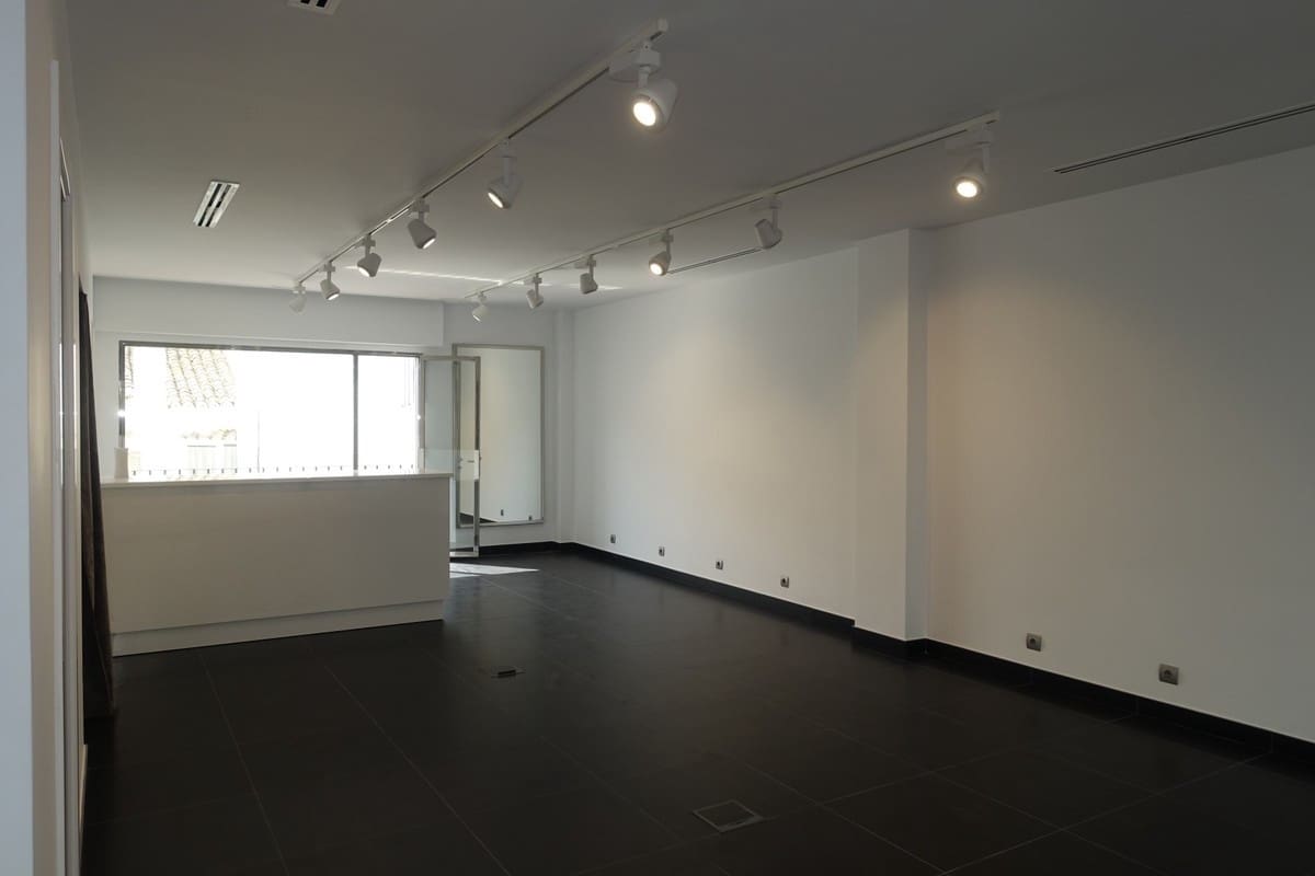 Entreprise à vendre à Puerto Banus - 520 000 € (Ref: 9603375)