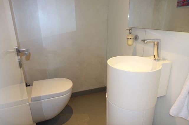 Bedrift til salgs i Puerto Banus, Marbella - € 520 000 (Ref: 9603375)