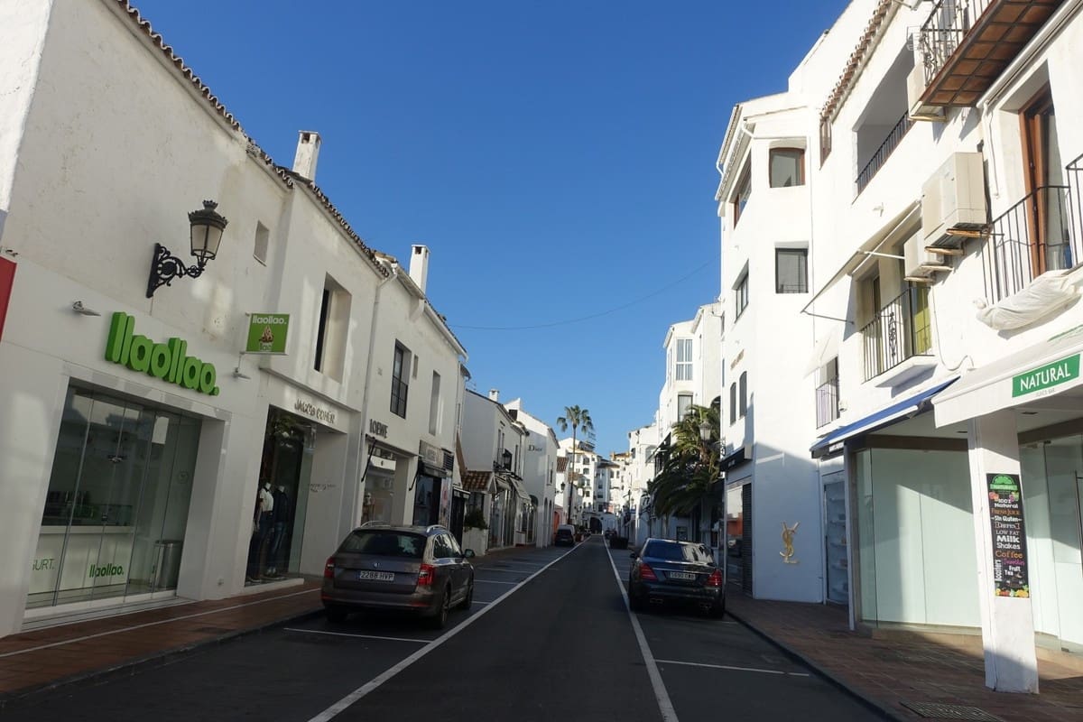 Entreprise à vendre à Puerto Banus - 520 000 € (Ref: 9603375)
