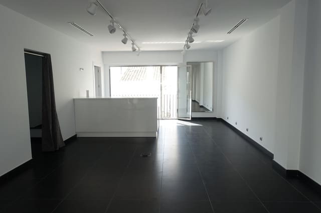 Virksomhed til salg i Puerto Banus, Marbella - € 520.000 (Ref: 9603375)