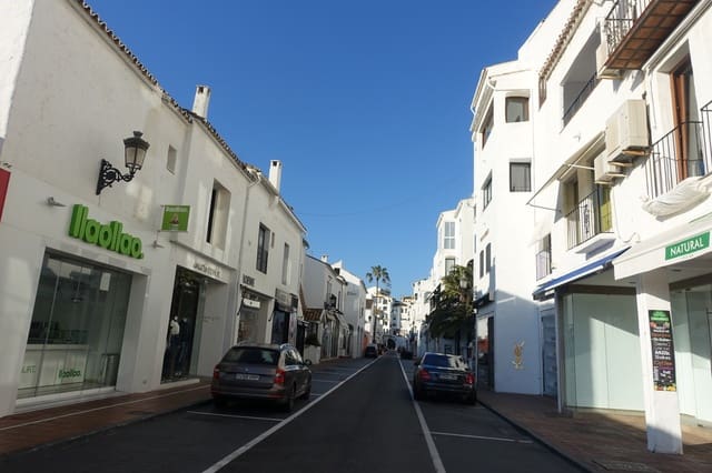 Virksomhed til salg i Puerto Banus, Marbella - € 520.000 (Ref: 9603375)