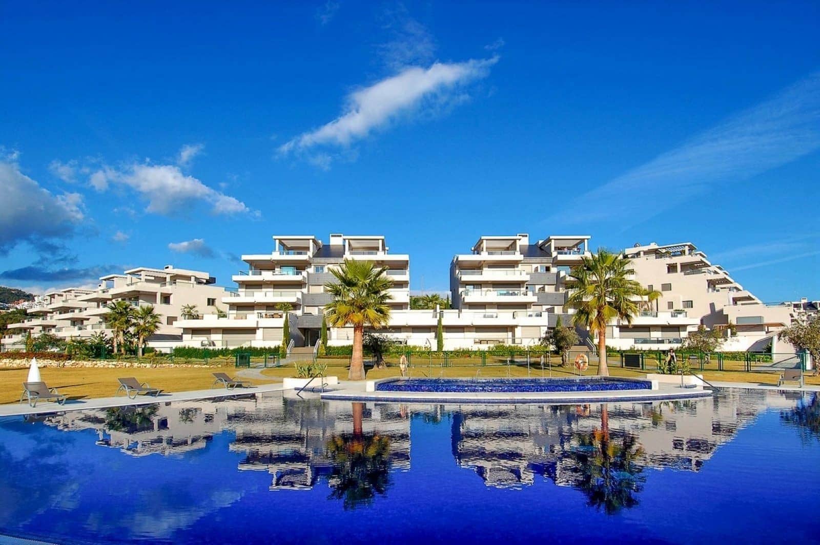 Apartamento de 3 habitaciones en Benahavís en venta con piscina garaje - 650.000 € (Ref: 9628319)
