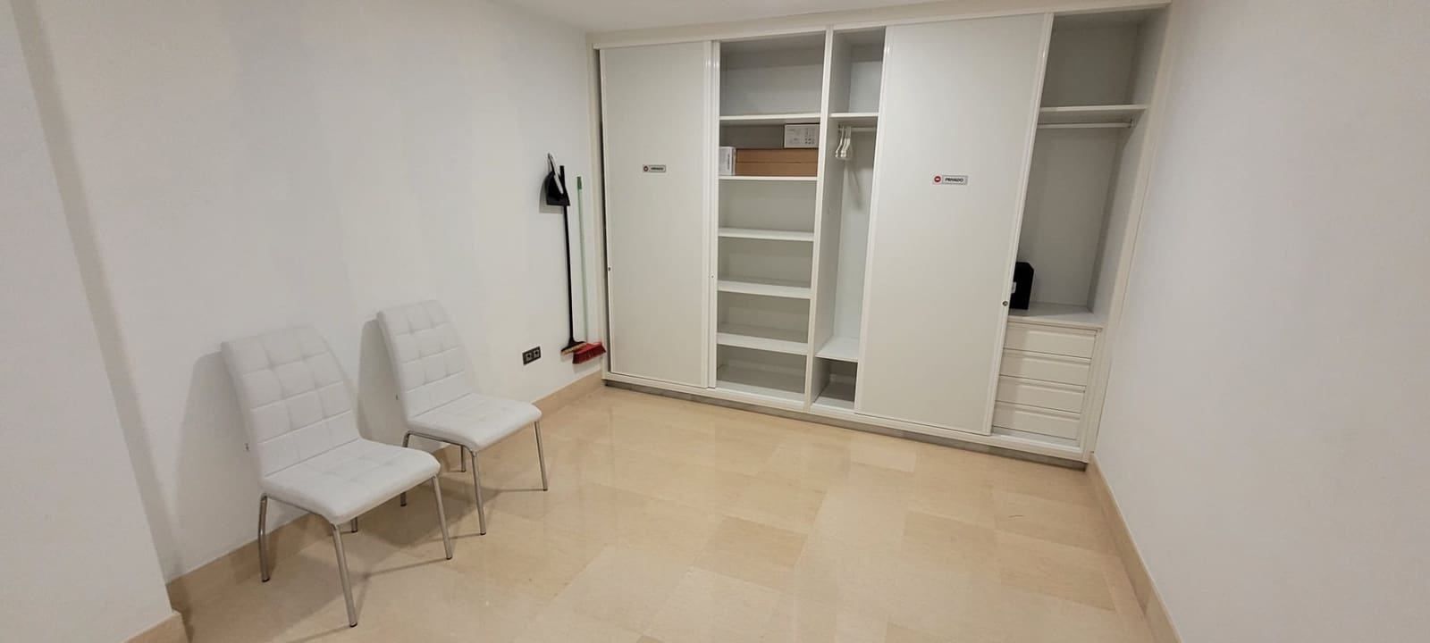 Apartamento de 3 habitaciones en Benahavís en venta con piscina garaje - 650.000 € (Ref: 9628319)