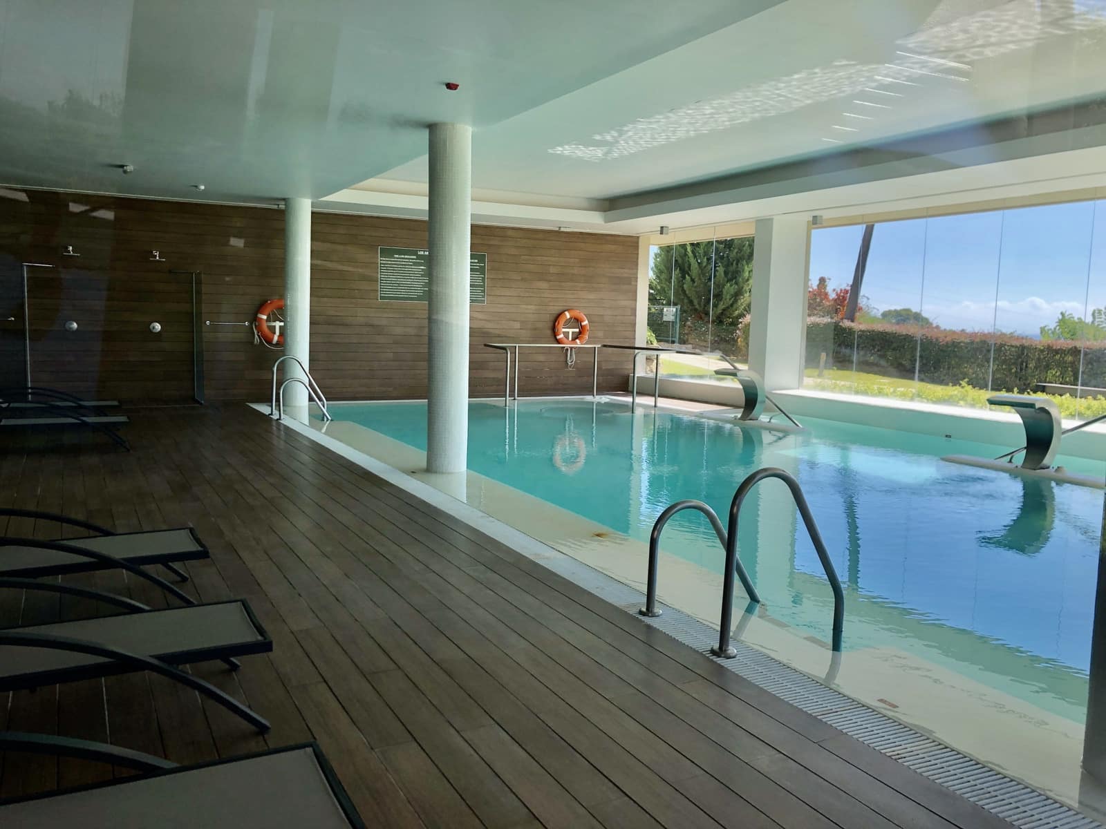 Apartamento de 3 habitaciones en Benahavís en venta con piscina garaje - 650.000 € (Ref: 9628319)