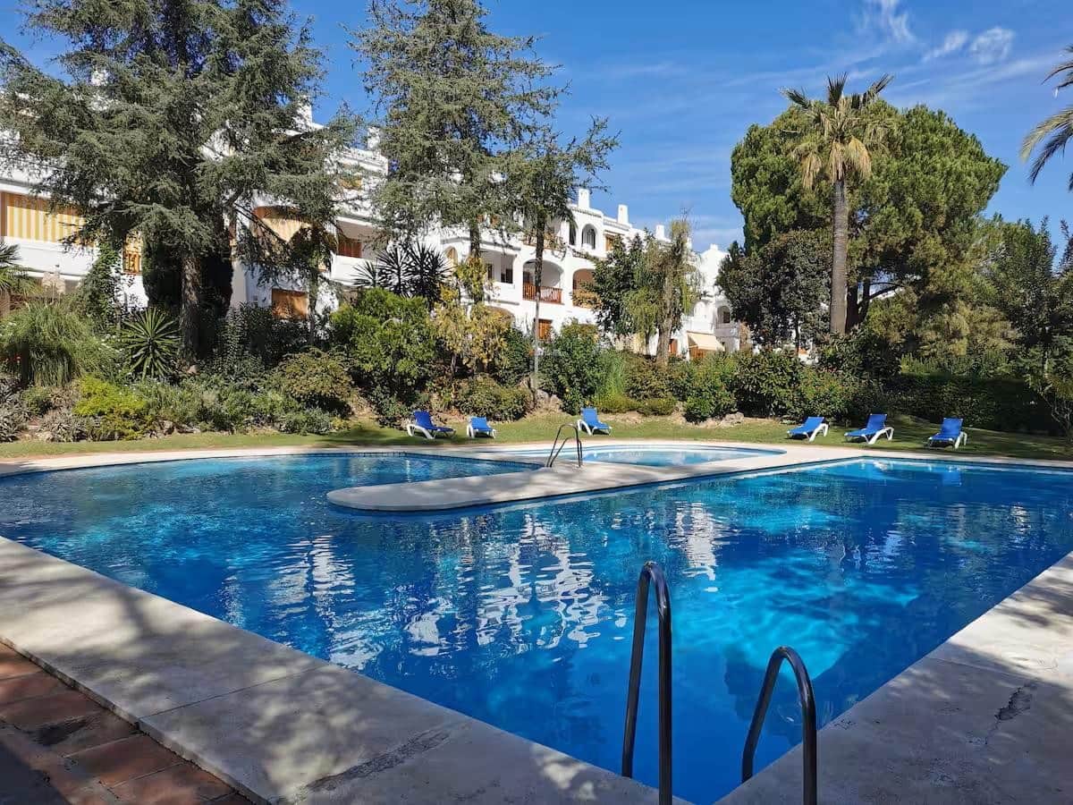 2 bedroom Apartment for sale in Marbella with pool garage - € 380,000 (Ref: 9654480)