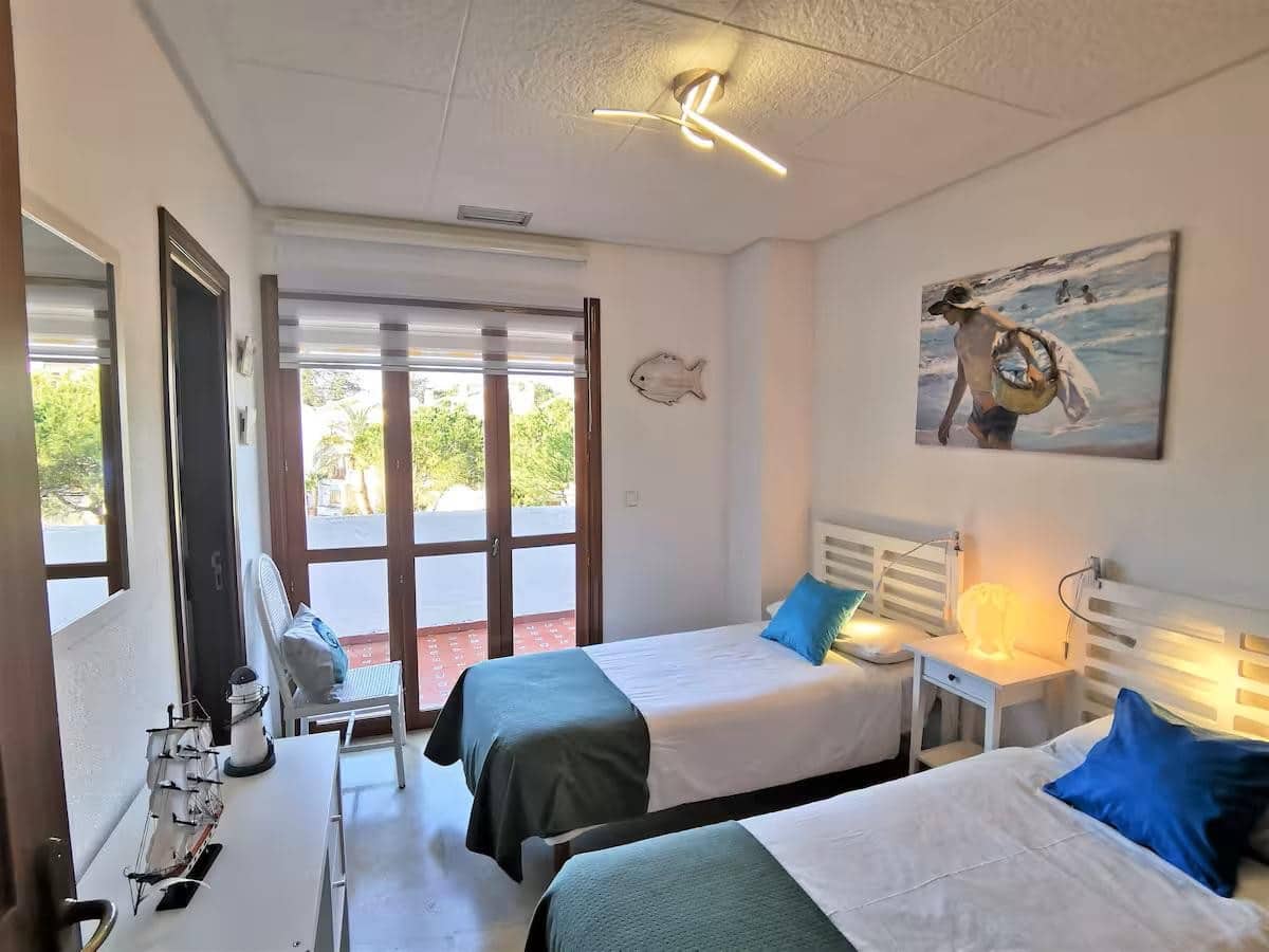 2 bedroom Apartment for sale in Marbella with pool garage - € 380,000 (Ref: 9654480)