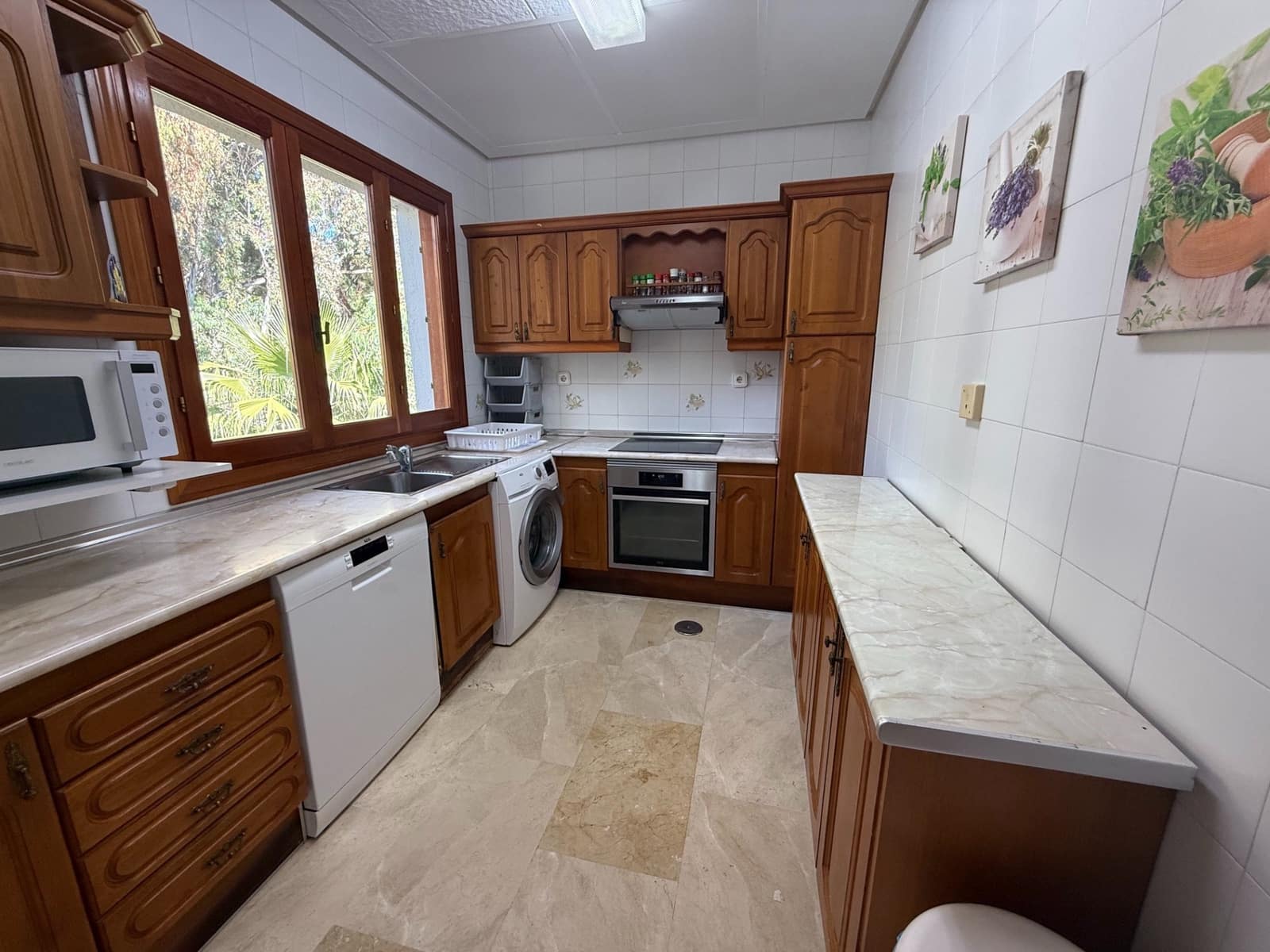Apartamento de 2 habitaciones en Marbella en venta con piscina garaje - 370.000 € (Ref: 9654480)