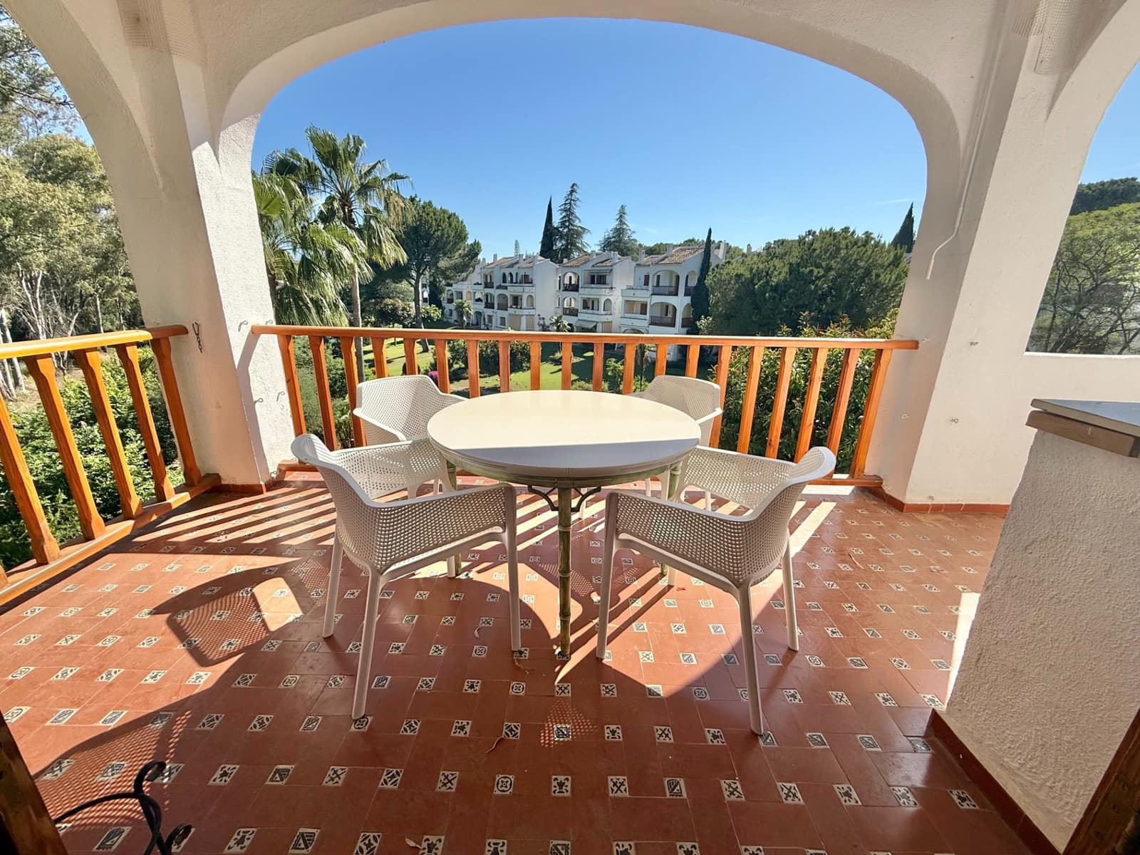 Apartamento de 2 habitaciones en Marbella en venta con piscina garaje - 370.000 € (Ref: 9654480)