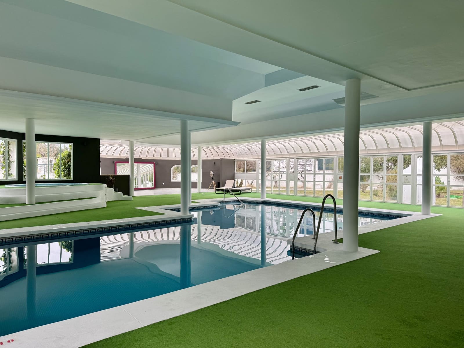 Apartamento de 2 habitaciones en Marbella en venta con piscina garaje - 370.000 € (Ref: 9654480)