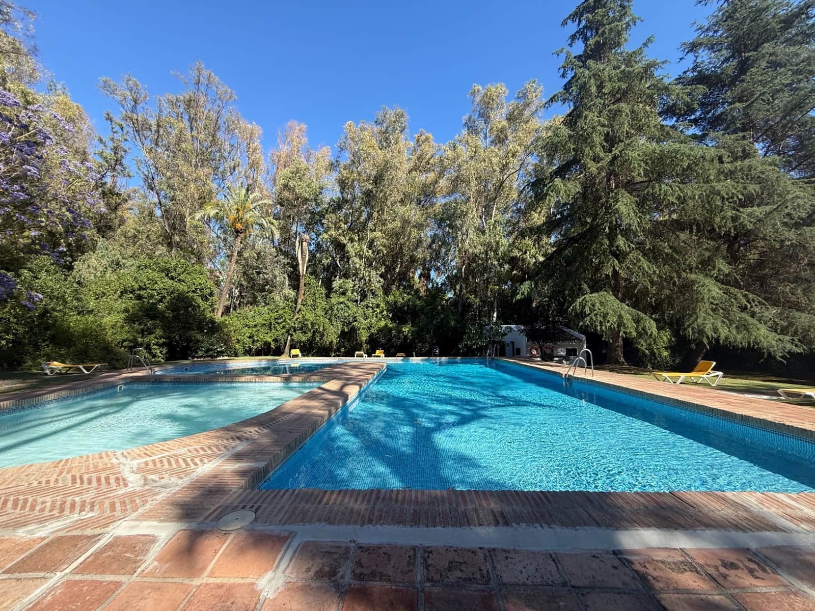 Apartamento de 2 habitaciones en Marbella en venta con piscina garaje - 370.000 € (Ref: 9654480)