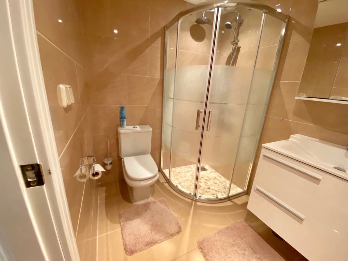 2 makuuhuone Huoneisto myytävänä paikassa Los Arqueros mukana uima-altaan 
autotalli - 430 000 € (Ref: 9676591)