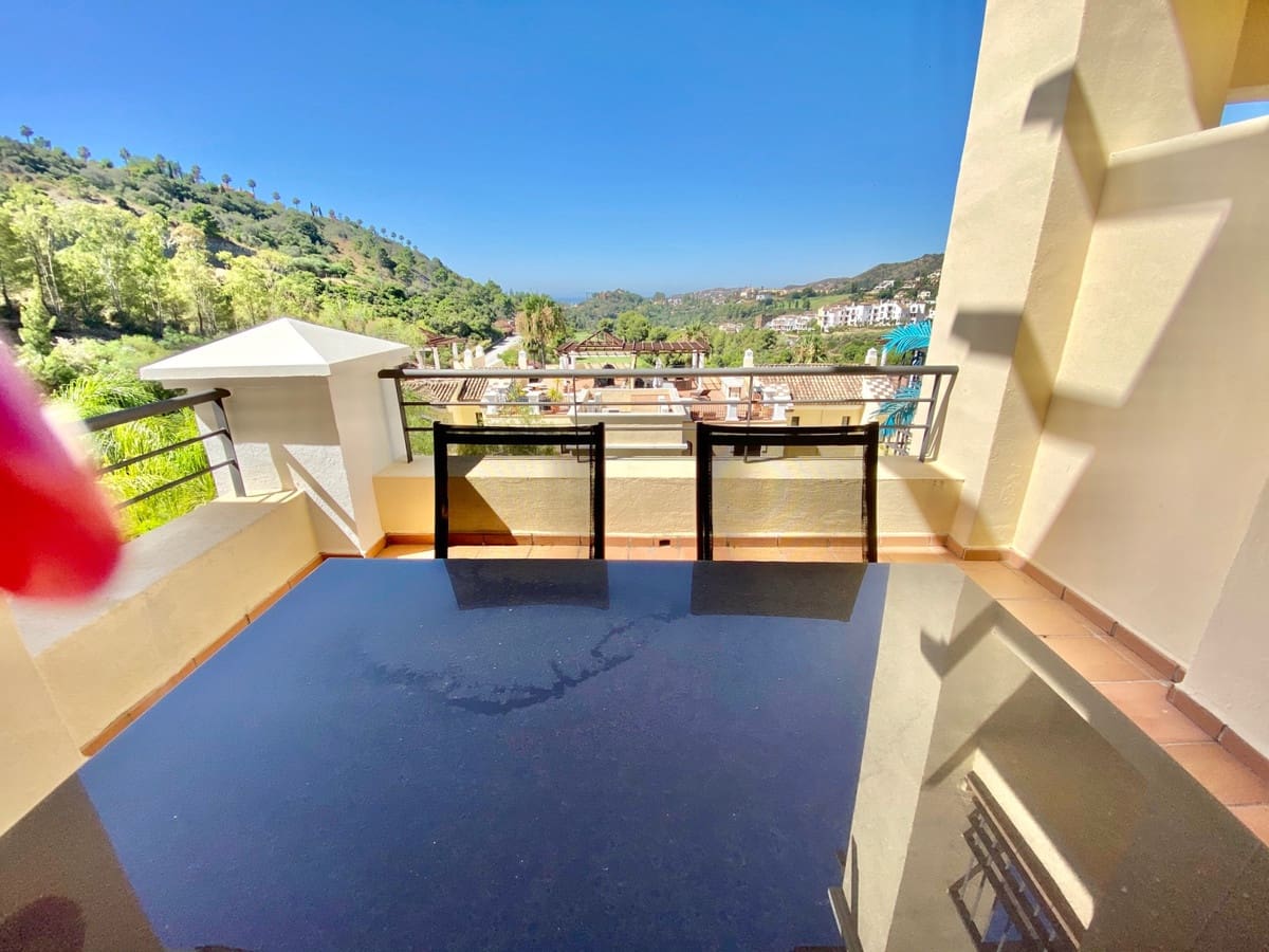 2 makuuhuone Huoneisto myytävänä paikassa Los Arqueros mukana uima-altaan 
autotalli - 430 000 € (Ref: 9676591)