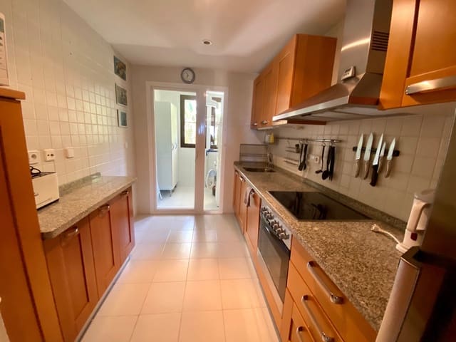 2 sypialnia Apartament na sprzedaż w Los Arqueros, Benahavís z basenem garażem - 430 000 € (Ref: 9676591)