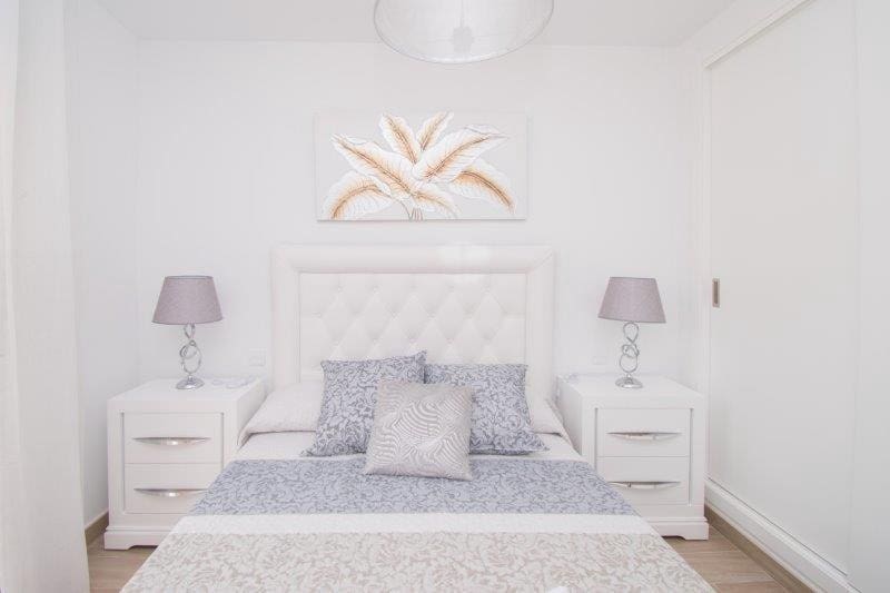 3 soverom Hus til salgs i El Paraiso med svømmebasseng garasje - € 676 000 (Ref: 9747531)