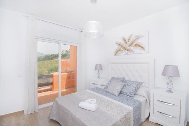 3 soverom Hus til salgs i El Paraiso, Estepona med svømmebasseng garasje - € 676 000 (Ref: 9747531)