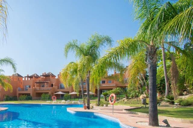 3 soverom Hus til salgs i El Paraiso, Estepona med svømmebasseng garasje - € 676 000 (Ref: 9747531)