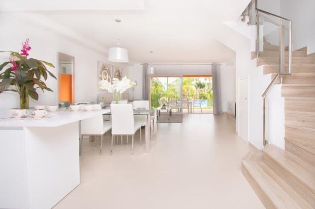 3 slaapkamer Huis te koop in El Paraiso, Estepona met zwembad garage - € 676.000 (Ref: 9747531)