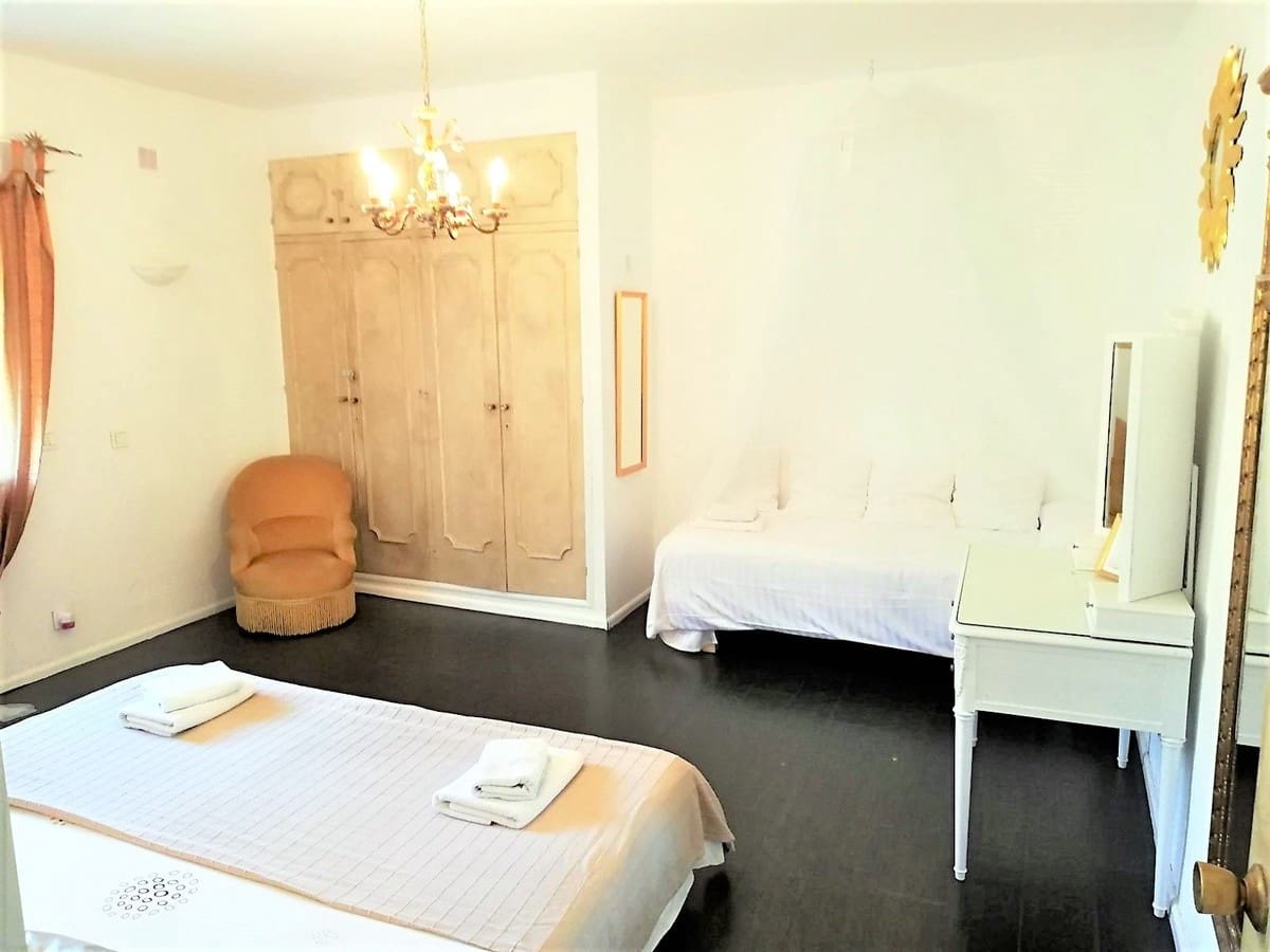 7 soveværelse Villa til salg i Nueva Andalucia med swimmingpool garage - € 1.890.000 (Ref: 9772035)