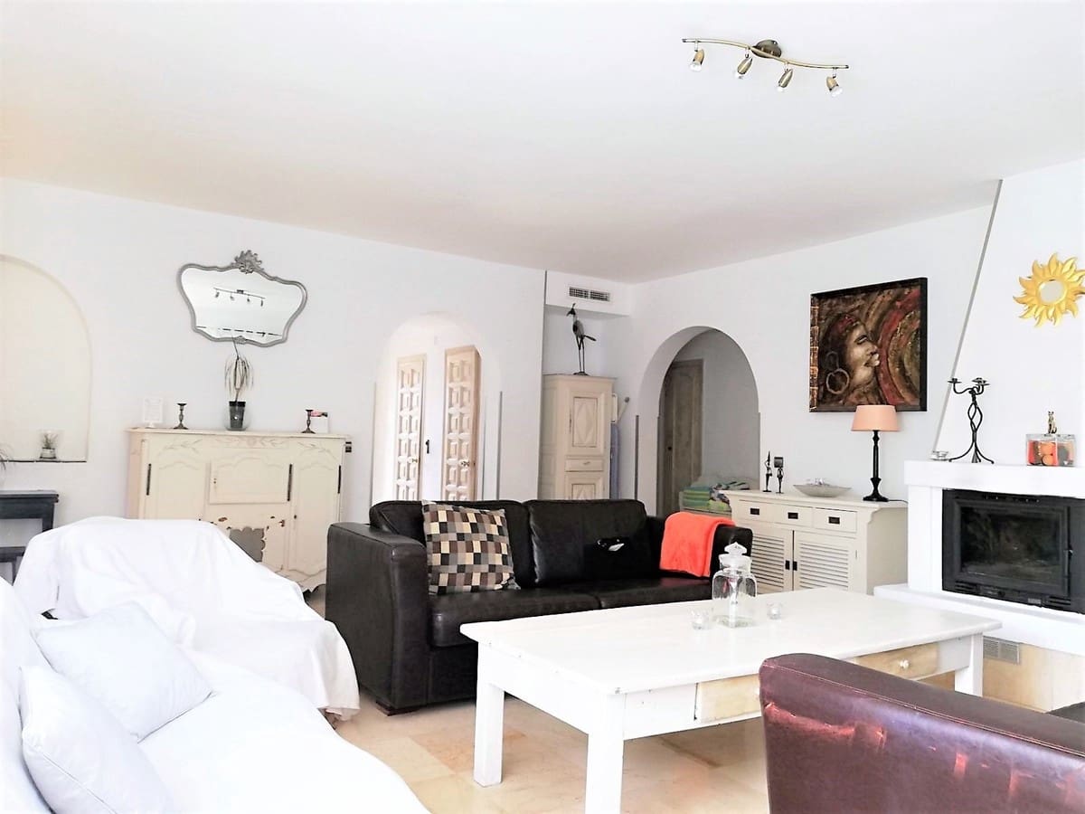 7 soveværelse Villa til salg i Nueva Andalucia med swimmingpool garage - € 1.890.000 (Ref: 9772035)