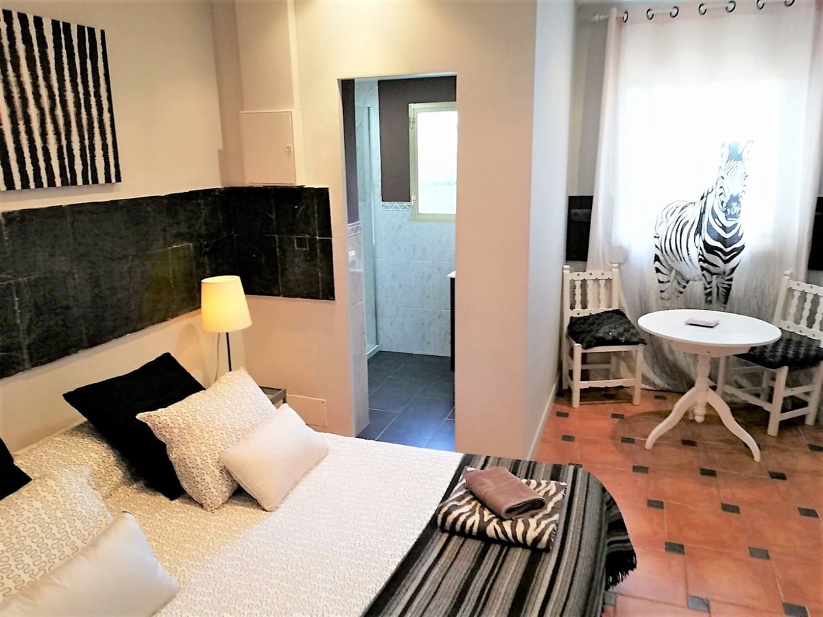 7 soveværelse Villa til salg i Nueva Andalucia med swimmingpool garage - € 1.890.000 (Ref: 9772035)