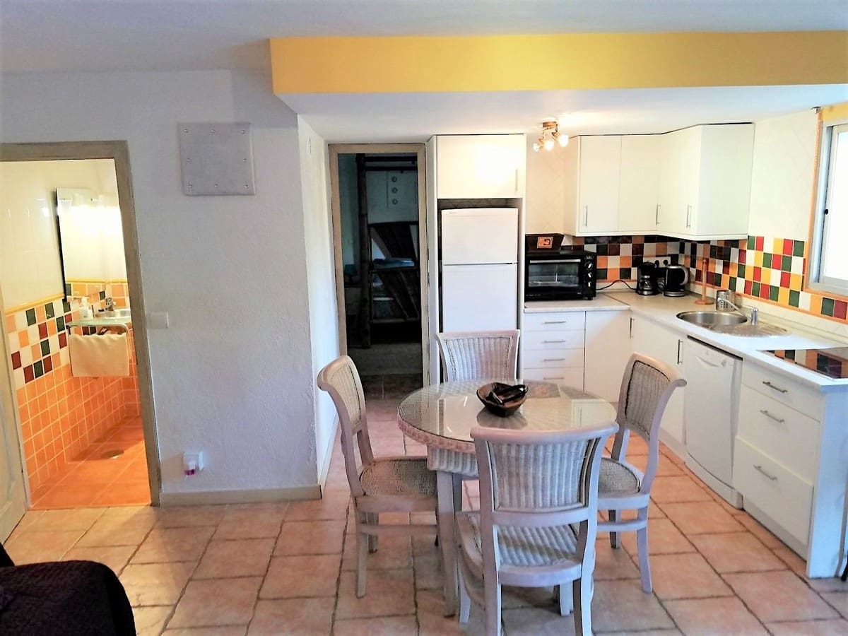 7 soveværelse Villa til salg i Nueva Andalucia med swimmingpool garage - € 1.890.000 (Ref: 9772035)