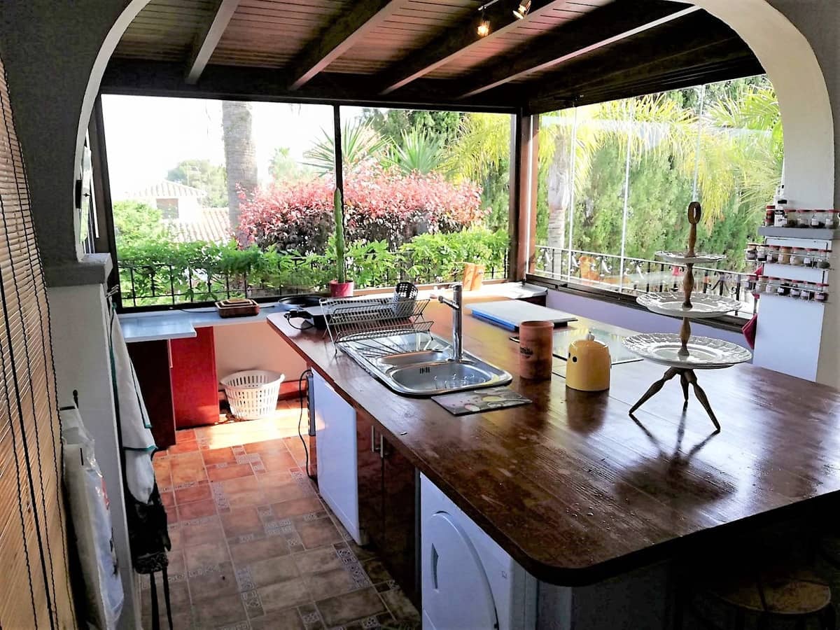 7 soveværelse Villa til salg i Nueva Andalucia med swimmingpool garage - € 1.890.000 (Ref: 9772035)