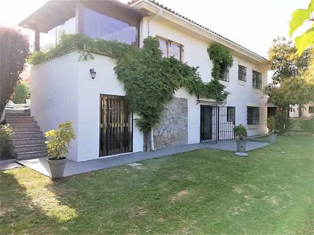 7 chambre Villa/Maison à vendre à Nueva Andalucia, Marbella avec piscine garage - 1 890 000 € (Ref: 9772035)