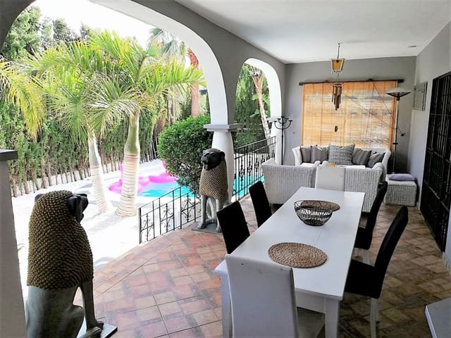 7 chambre Villa/Maison à vendre à Nueva Andalucia, Marbella avec piscine garage - 1 890 000 € (Ref: 9772035)