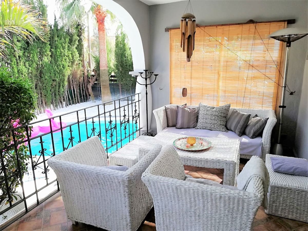 7 soveværelse Villa til salg i Nueva Andalucia med swimmingpool garage - € 1.890.000 (Ref: 9772035)