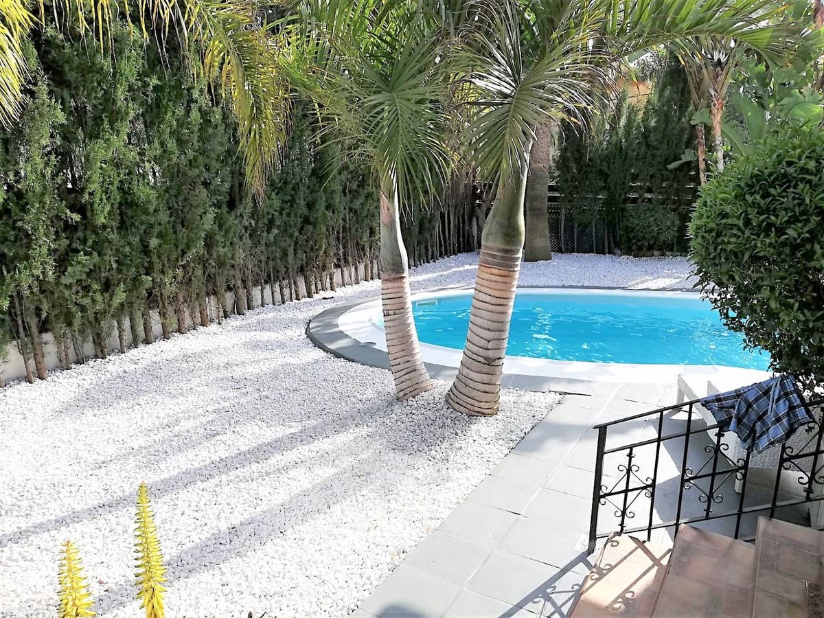 7 soveværelse Villa til salg i Nueva Andalucia med swimmingpool garage - € 1.890.000 (Ref: 9772035)