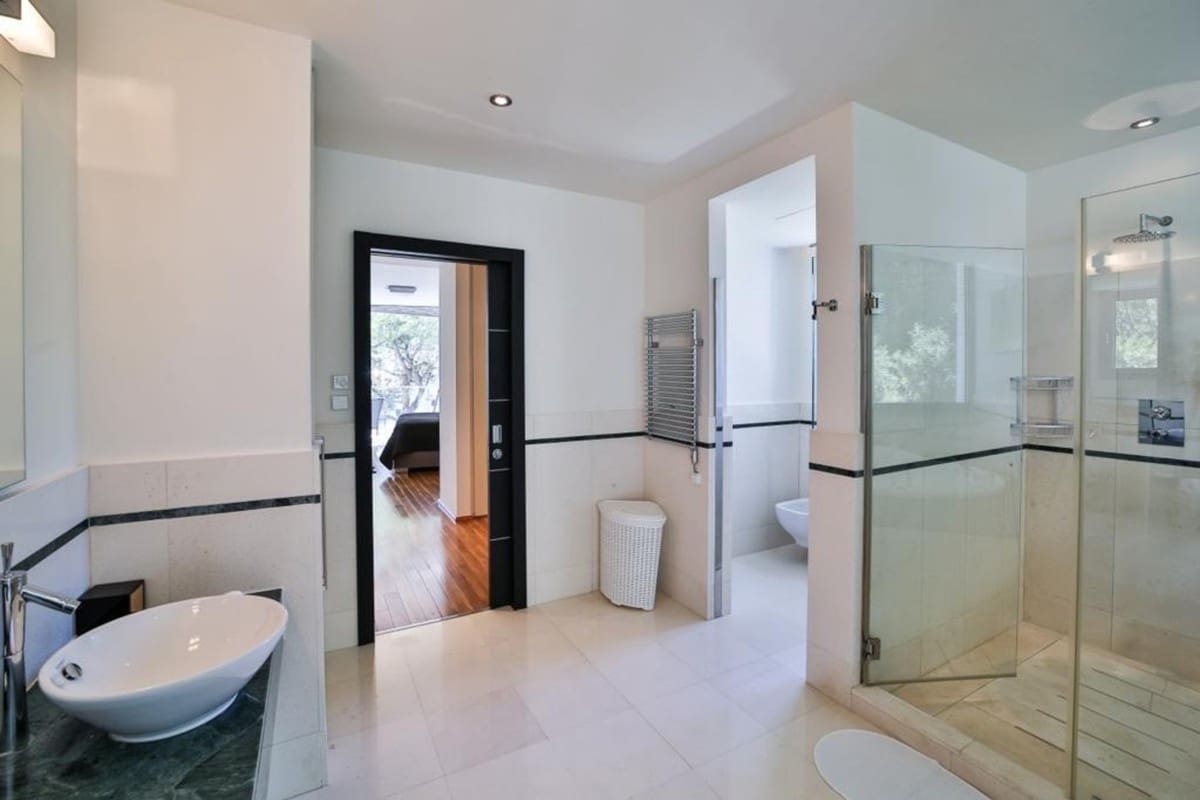 4 soverom Villa til salgs i Marbella med svømmebasseng garasje - € 3 000 000 (Ref: 9779092)