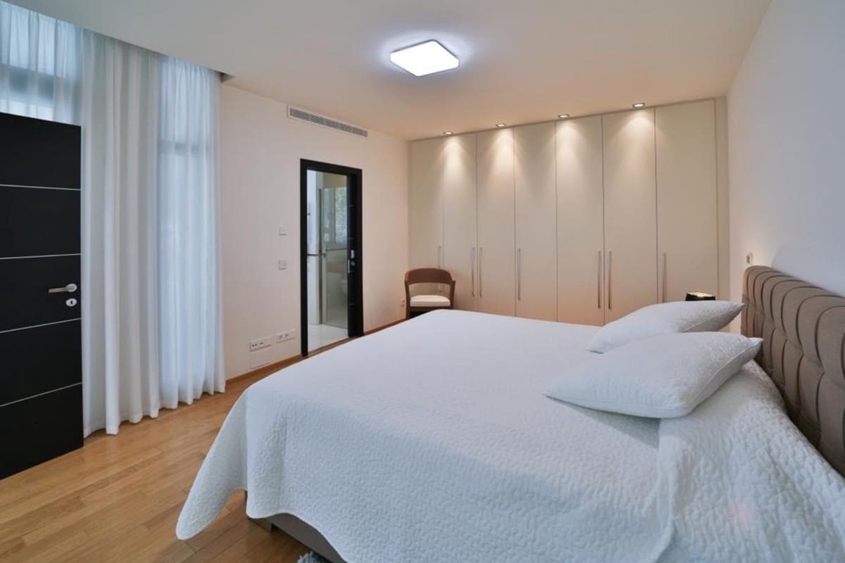 4 soverom Villa til salgs i Marbella med svømmebasseng garasje - € 3 000 000 (Ref: 9779092)