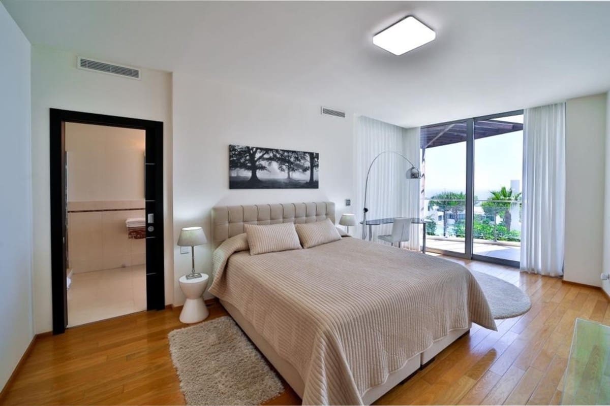 4 soverom Villa til salgs i Marbella med svømmebasseng garasje - € 3 000 000 (Ref: 9779092)