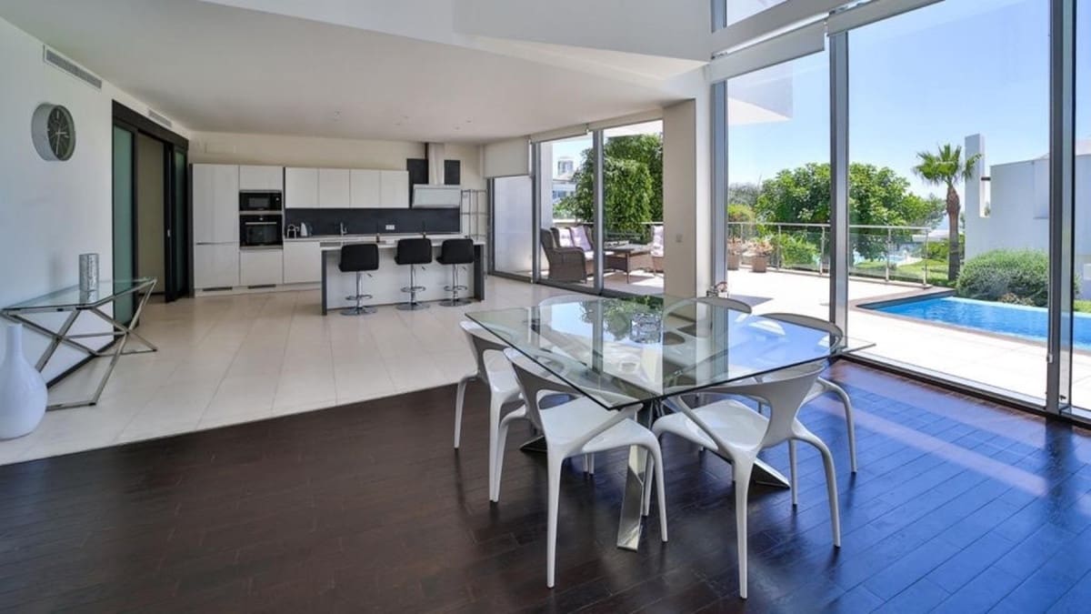 4 soverom Villa til salgs i Marbella med svømmebasseng garasje - € 3 000 000 (Ref: 9779092)