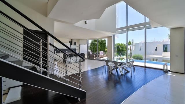 4 Zimmer Villa zu verkaufen in Marbella mit Pool Garage - 3.000.000 € (Ref: 9779092)