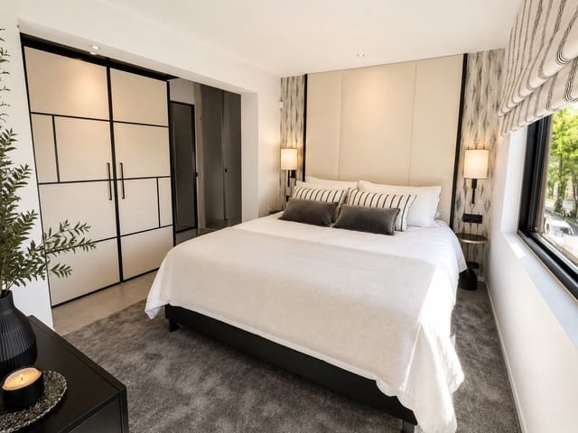 4 chambre Villa/Maison à vendre à Nueva Andalucia, Marbella avec piscine garage - 1 490 000 € (Ref: 9795640)