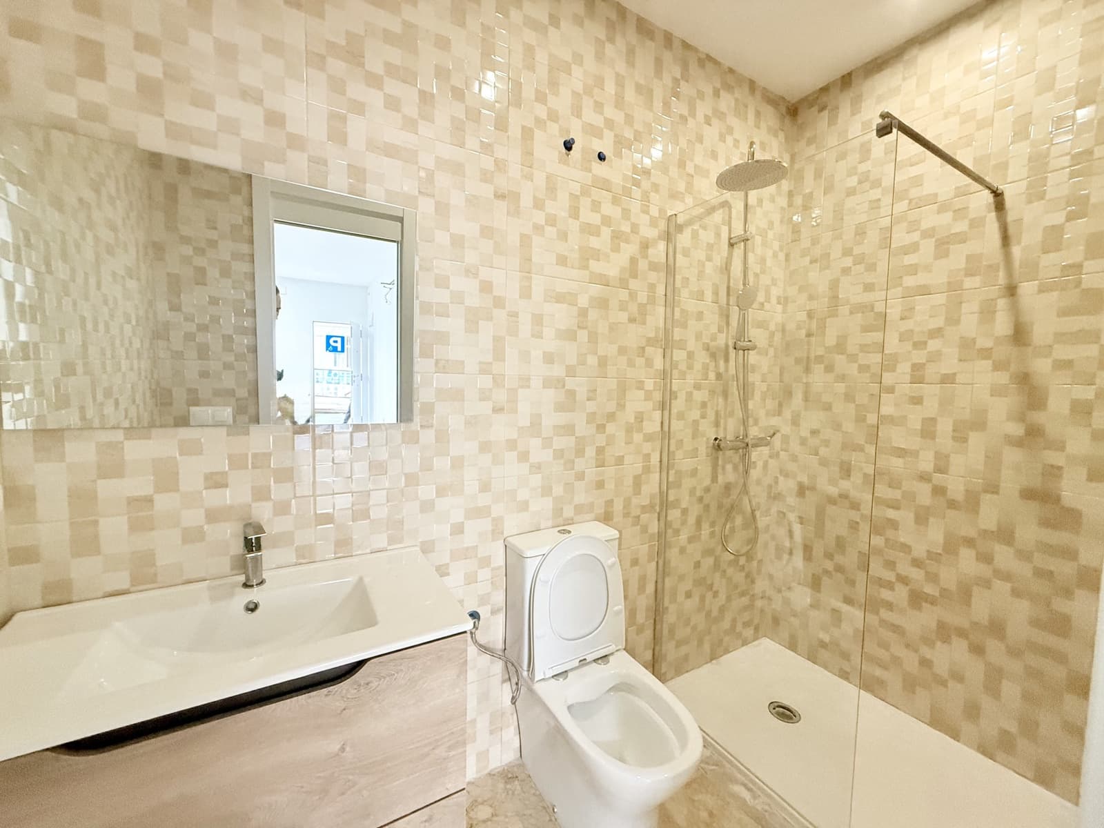 9 slaapkamer Hotel te koop in San Pedro de Alcantara met garage - € 1.700.000 (Ref: 9807182)