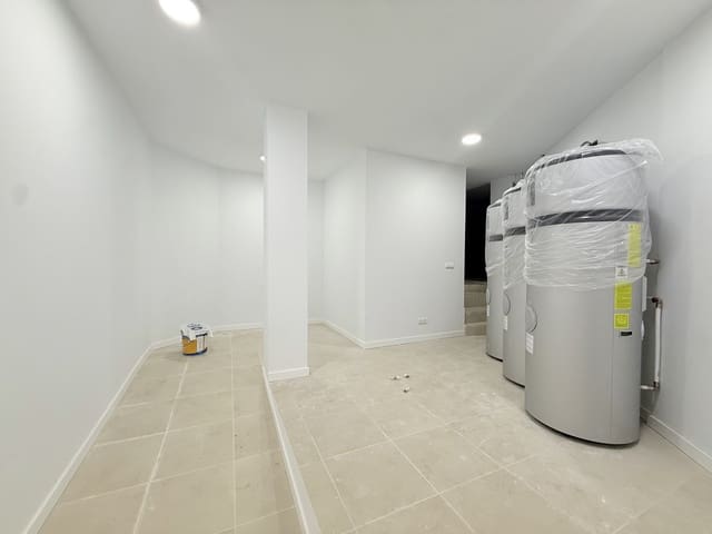 9 soveværelse Hotel til salg i San Pedro de Alcantara, Marbella med garage - € 1.700.000 (Ref: 9807182)