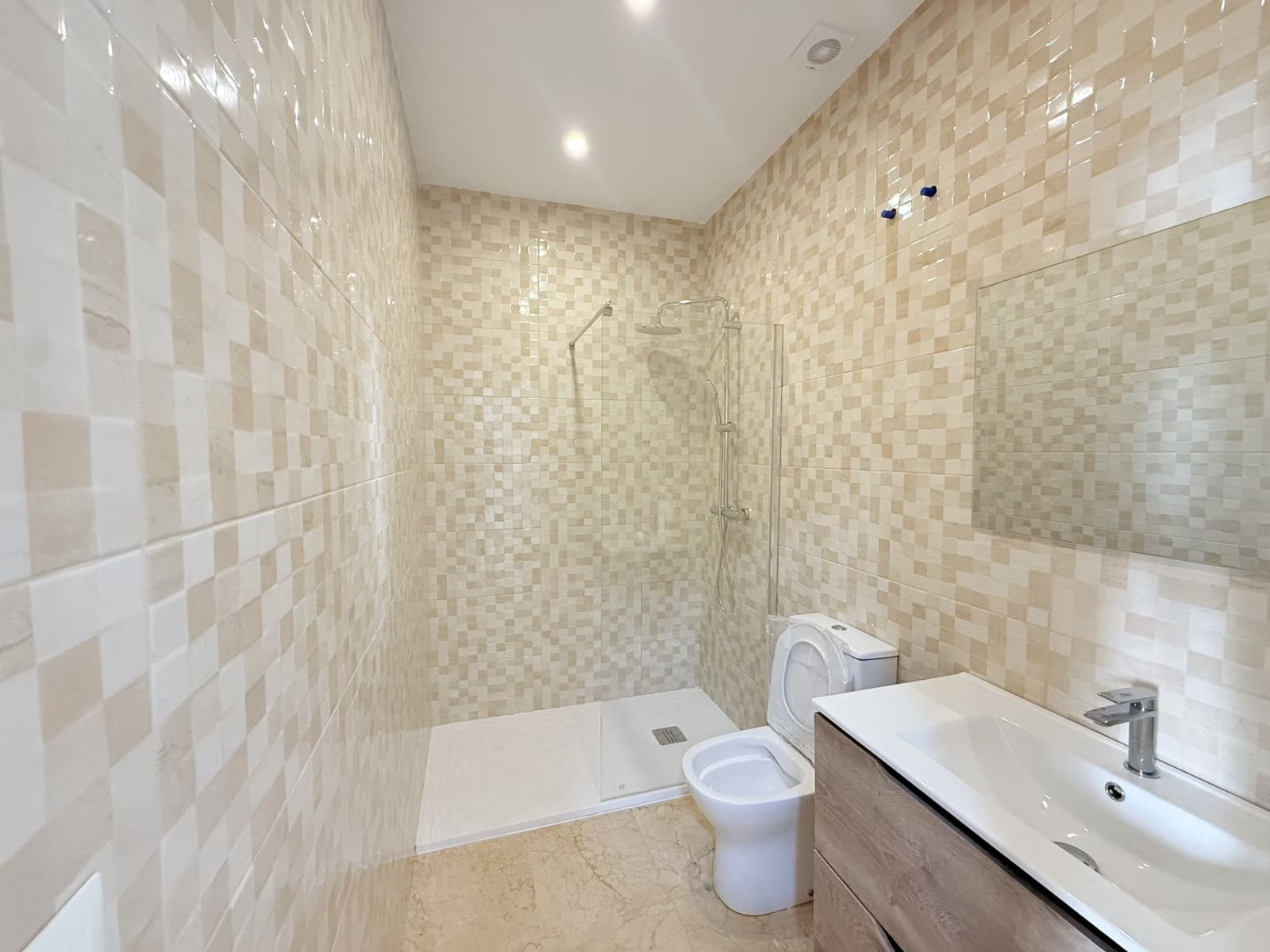 9 slaapkamer Hotel te koop in San Pedro de Alcantara met garage - € 1.700.000 (Ref: 9807182)