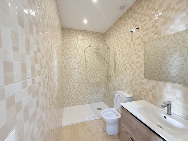 9 soveværelse Hotel til salg i San Pedro de Alcantara, Marbella med garage - € 1.700.000 (Ref: 9807182)