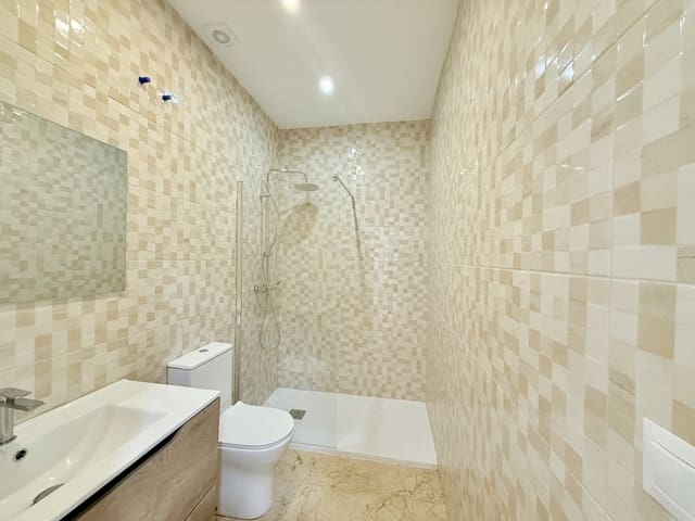 9 soveværelse Hotel til salg i San Pedro de Alcantara, Marbella med garage - € 1.700.000 (Ref: 9807182)