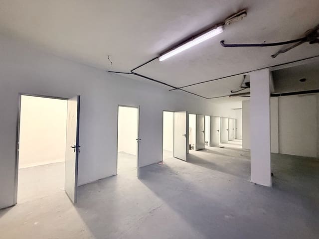 9 soveværelse Hotel til salg i San Pedro de Alcantara, Marbella med garage - € 1.700.000 (Ref: 9807182)