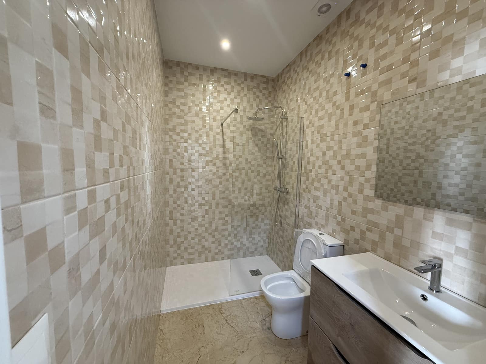 9 slaapkamer Hotel te koop in San Pedro de Alcantara met garage - € 1.700.000 (Ref: 9807182)