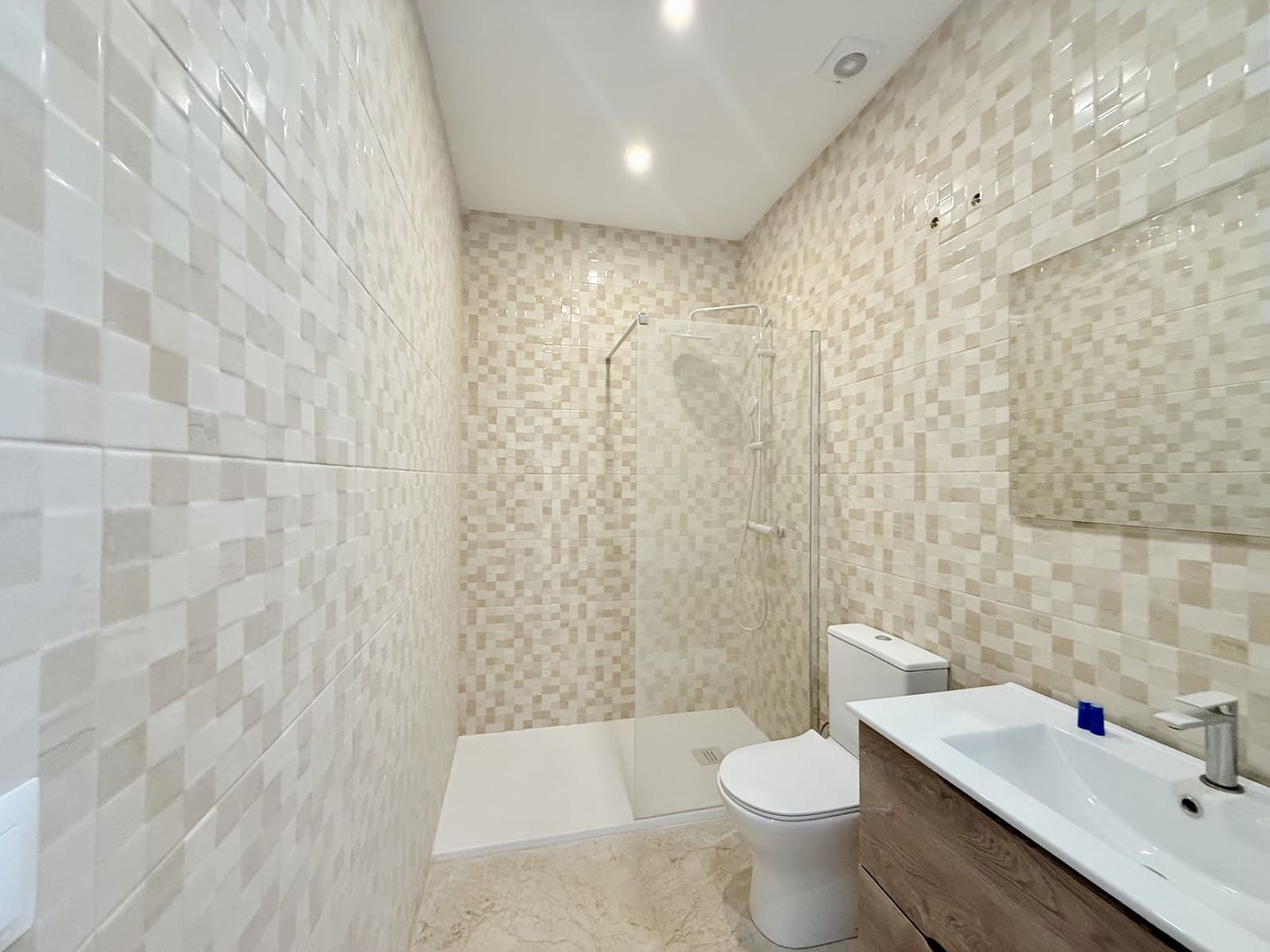 9 slaapkamer Hotel te koop in San Pedro de Alcantara met garage - € 1.700.000 (Ref: 9807182)